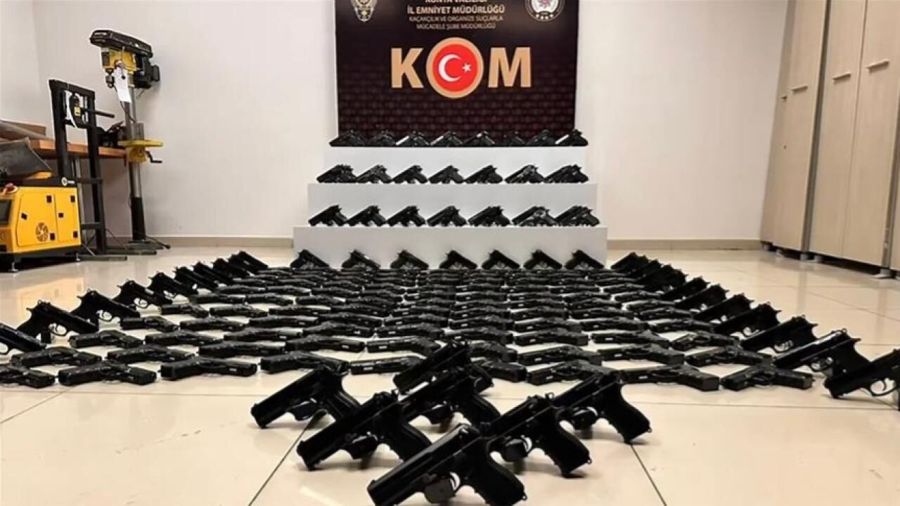 Kemalpaşa'da illegal silah imalathanesine baskın: Üç şüpheli