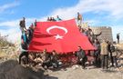 Gabar Dağı'nda zirve yapıp Türk bayrağı açtılar