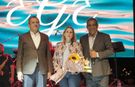 Şarkıcı Ege’den Ayvalık’a anlamlı jest