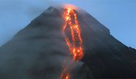 Mayon Yanardağı patladı