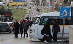 Çocukları 'balık istifi' gibi taşıdılar