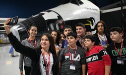 İZMİR - 35 öğrenci, sağlanan bursla Uzay Kampı Türkiye'ye konuk oldu