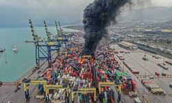 İskenderun Limanı'nda dumanlar yükseliyor: TSK'dan söndürme çalışmaları