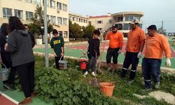 Çeşme'de okul bahçeleri meyve bahçesine dönüşüyor