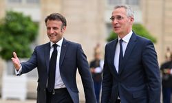 Macron ve Stoltenberg, Paris'te bir araya geldi