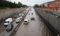 Alt geçitleri su bastı