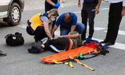 Bariyerlere çarpıp devrilen motosikletin sürücüsü yaralandı