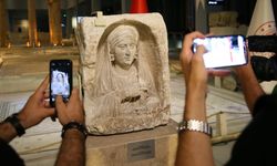 Zeugma kökenli mezar steli Türkiye'ye geri döndü