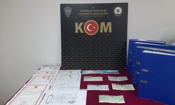 İzmir'de tefecilik operasyonunda 2 kişi gözaltına alındı