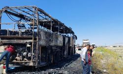 İran plakalı yolcu otobüsü alev alev yandı