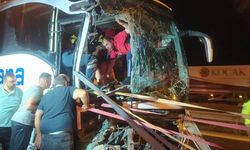 Otobüs ile kamyonların kazasında yedi yaralı