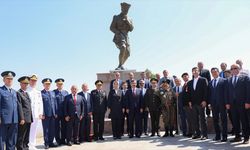 Cumhurbaşkanı Yardımcısı Yılmaz, Başkomutan Mustafa Kemal Anıtı'ndaki törene katıldı