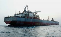 Kızıldeniz'de tehlike oluşturan tankerdeki petrolün tahliyesi tamamlandı