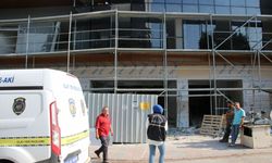 Kütahya'da iskeleden düşen inşaat işçisi yaralandı