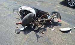 Manisa'da kamyona çarpan elektrikli motosikletin sürücüsü yaralandı