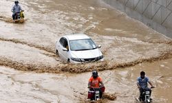 Pakistan'ın kuzeyinde sel tehlikesi nedeniyle 100 binden fazla kişi tahliye edildi