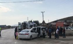 Amasya’da otomobil hafif ticari araca çarptı: 3 yaralı