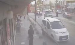 Arnavutköy'de yaya geçidinden geçerken otomobil çarptı