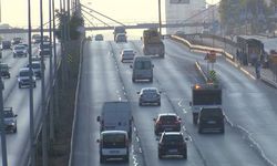 İstanbul'da sabah saatlerinde yollar boş kaldı 