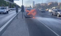 Maltepe’de hafif ticari araçta yangın