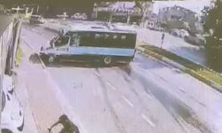 Sultanbeyli'de mazot dökülen yolda 7 araç kaza yaptı: Bisikletli son anda kurtuldu