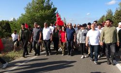 Ümit Özdağ, Çanakkale'de 'Zafer Yürüyüşü'ne katıldı