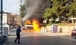 Üsküdar'da çöp kamyonu alev alev yandı