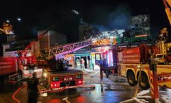 Zincir markette çıkan yangın, iki saatte söndürüldü