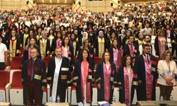 ERÜ Sağlık Meslek Yüksekokulu'nda mezuniyet sevinci