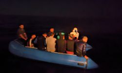 İzmir Seferihisar'da 23 göçmen yakalandı