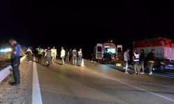 İstanbul- Bursa- İzmir Otoyolu'nda dinamit yüklü kamyon devrildi; yol trafiğe kapatıldı