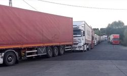 Türkgözü Gümrük Kapısı'nda Gürcistan kaynaklı tır konvoyu oluştu