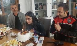 Diyabet hastası Yağmur’a polislerden sürpriz doğum günü