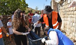 Dünya Temizlik Günü'nde gönüllüler çöp topladı