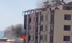 Gaziantep'te ağır hasarlı binada yangın