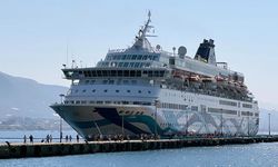 İsrailli turistler gemiyle Alanya'ya geldi