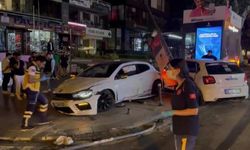 Kadıköy'de akıl almaz kaza! 3 yaralı