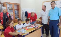 Kızılay’dan depremzede öğrencilere kırtasiye yardımı