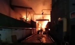 Tuzla'da madeni yağ fabrikasında yangın çıktı