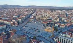 Kırşehir Merkez'de avlulu 2 kerpiç ev ve arsası mahkemeden