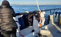 İzmir açıklarında 26 kaçak göçmen yakalandı