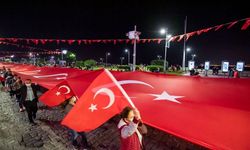 İzmir'de 9 Eylül coşkusu: 350 metrelik dev bayrak