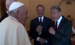 Sylvester Stallone'den Papa'ya: "Boksa var mısınız?"