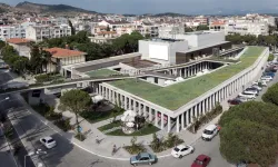 Bergama Kültür Merkezi’nde Perdeler Açıldı