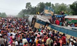 Bangladeş'te  tren faciası! 17 ölü 100'den fazla yaralı var
