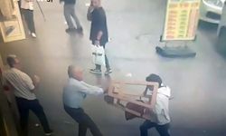 İsrail'e tepki için restoran çalışanını bıçakladı kameralara böyle yakalandı
