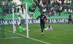Sakaryaspor üç puanı iki golle kaptı