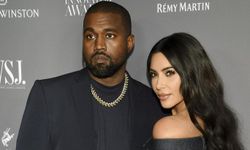 Kardashian Ailesinin Kourtney Kardashian'ı Kim Kardashian'ın Met Gala Görünümünü Yeniden Canlandırdı