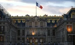 Fransızlar çok korktu! Versay Sarayı'nda bomba paniği