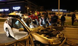 Denizli'de tıra çarpan otomobilin sürücüsü öldü